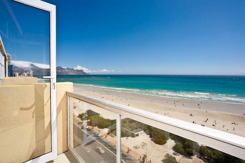 Beachfront Apartment Strand Western Cape Città del Capo Esterno foto